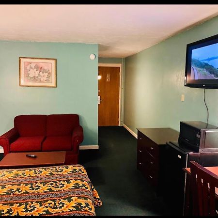 Economy Inn Of Greenville, Near Ecu Health Center Zewnętrze zdjęcie